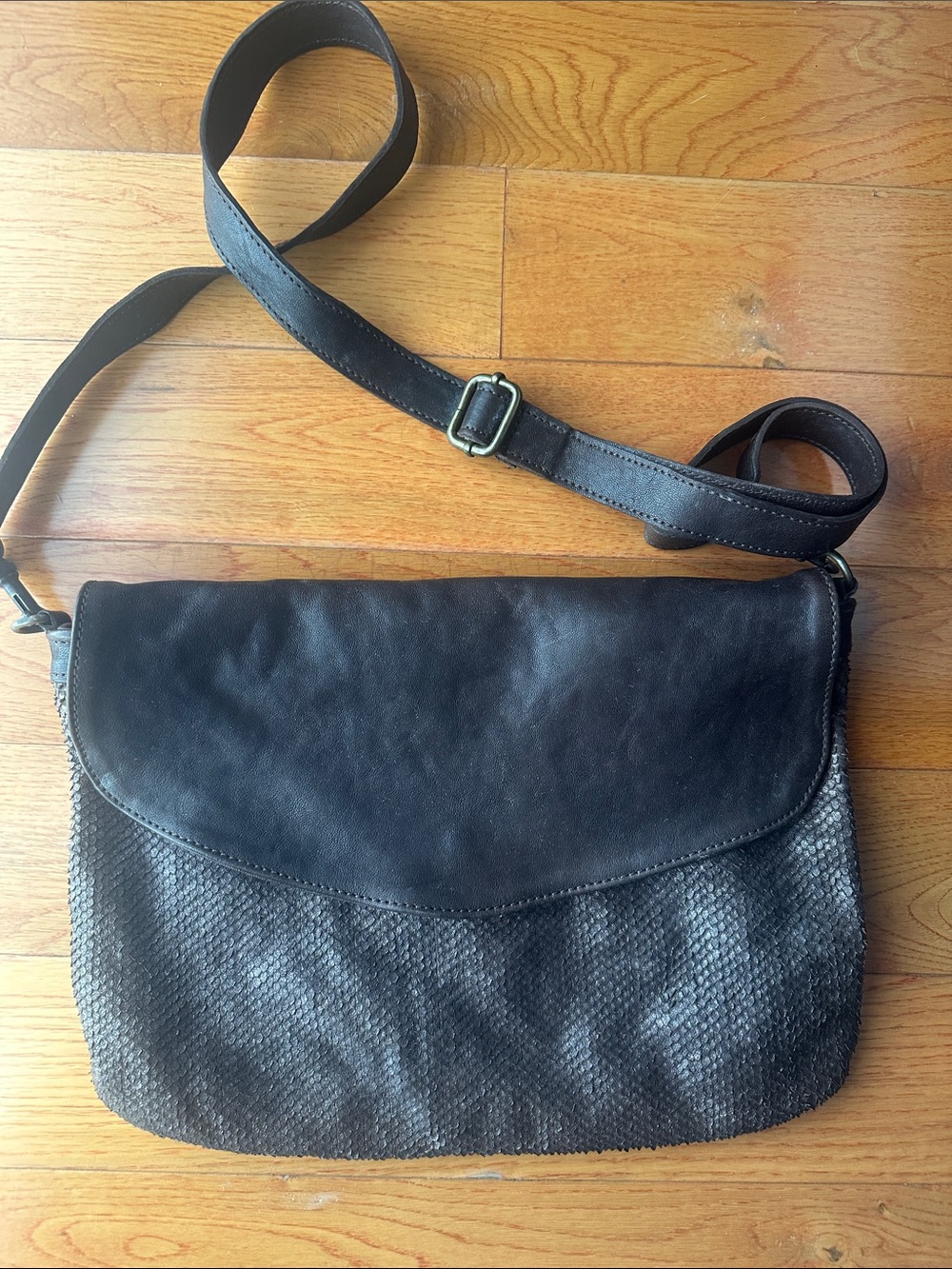 Classic Brown Leather Crossbody Bag with Textured Body